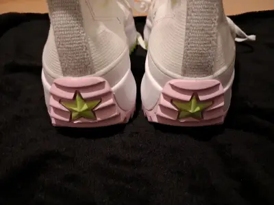 Zapatillas Converse All Star blancas con suela colorida - miniatura 3