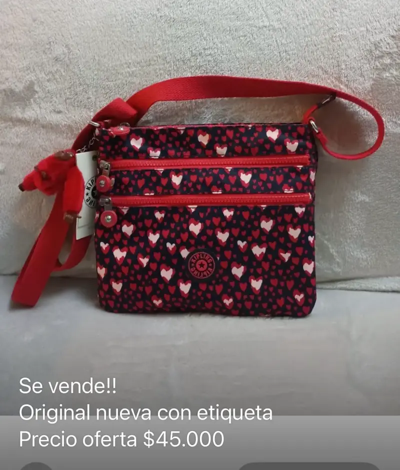 Bolso Kipling con diseño de corazones nuevo