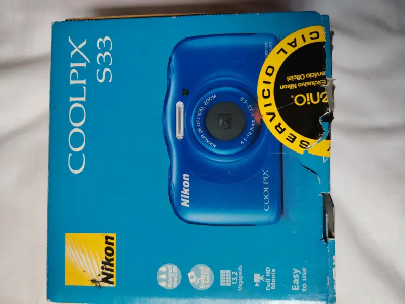 Cámara digital Nikon Coolpix azul con accesorios - 3
