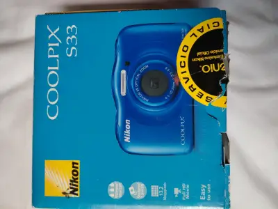 Cámara digital Nikon Coolpix azul con accesorios - miniatura 3