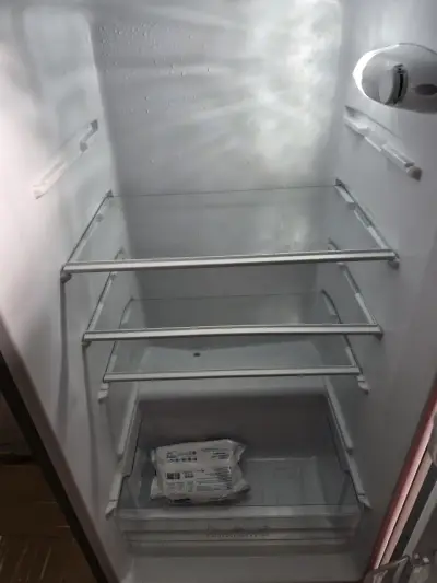 Refrigerador Midea rojo de dos puertas - miniatura 5