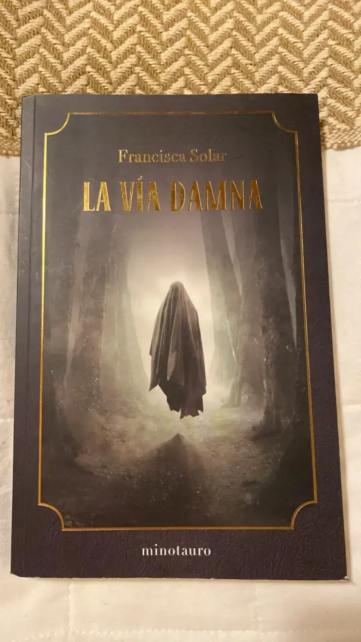 Libro 'La Vía Damna' de Francisca Solar - 1