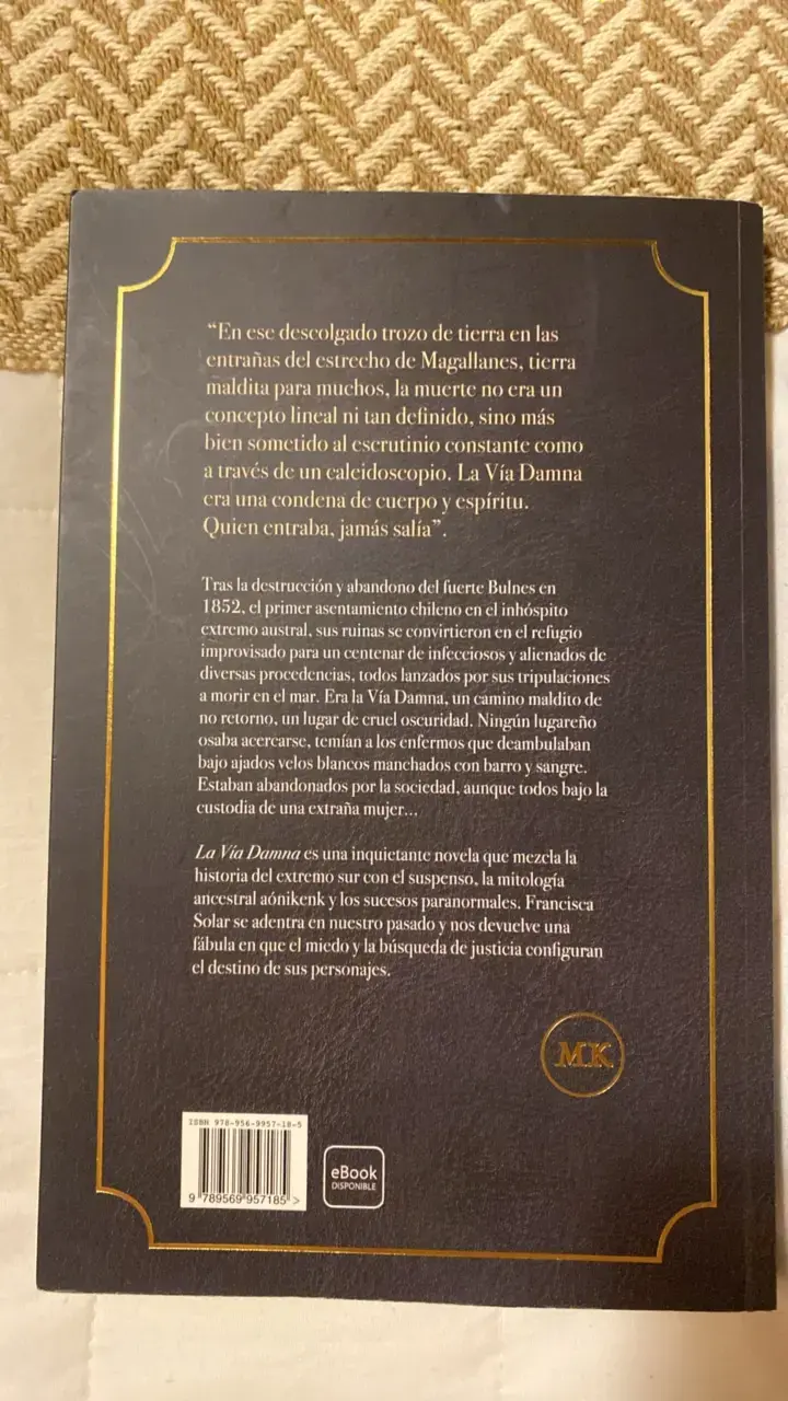 Libro 'La Vía Damna' de Francisca Solar - 2