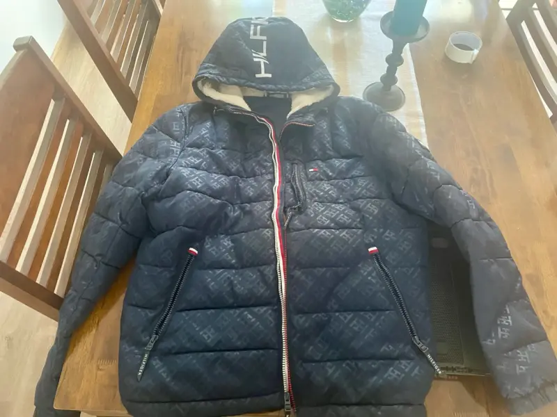 Chaqueta acolchada Tommy Hilfiger azul con capucha - 1