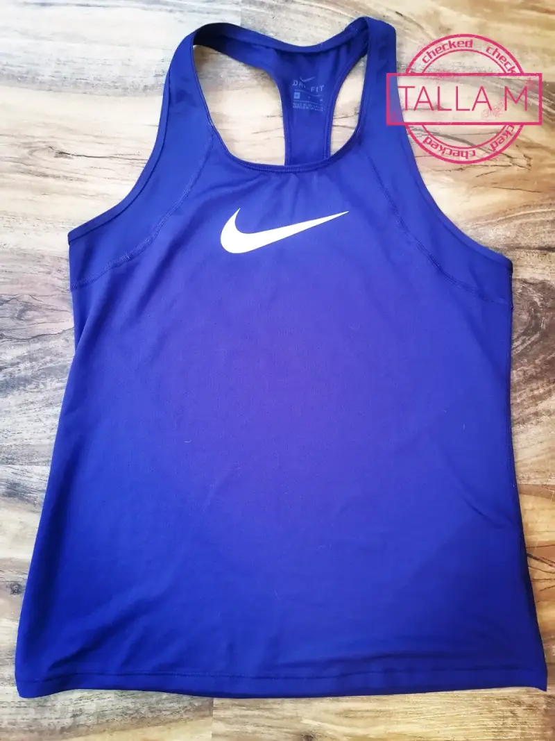 Polera deportiva Nike Dri-Fit morada talla M