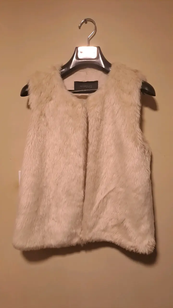 Chaleco de piel sintética beige para mujer