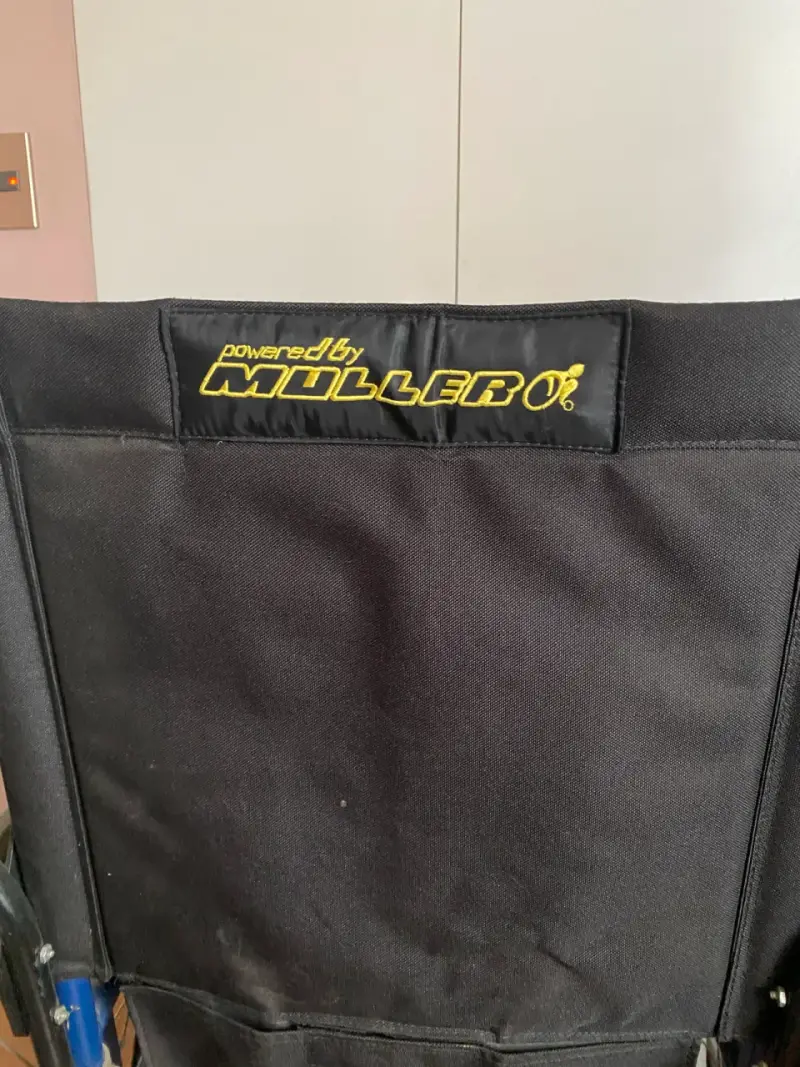Silla de ruedas plegable en buen estado - 2