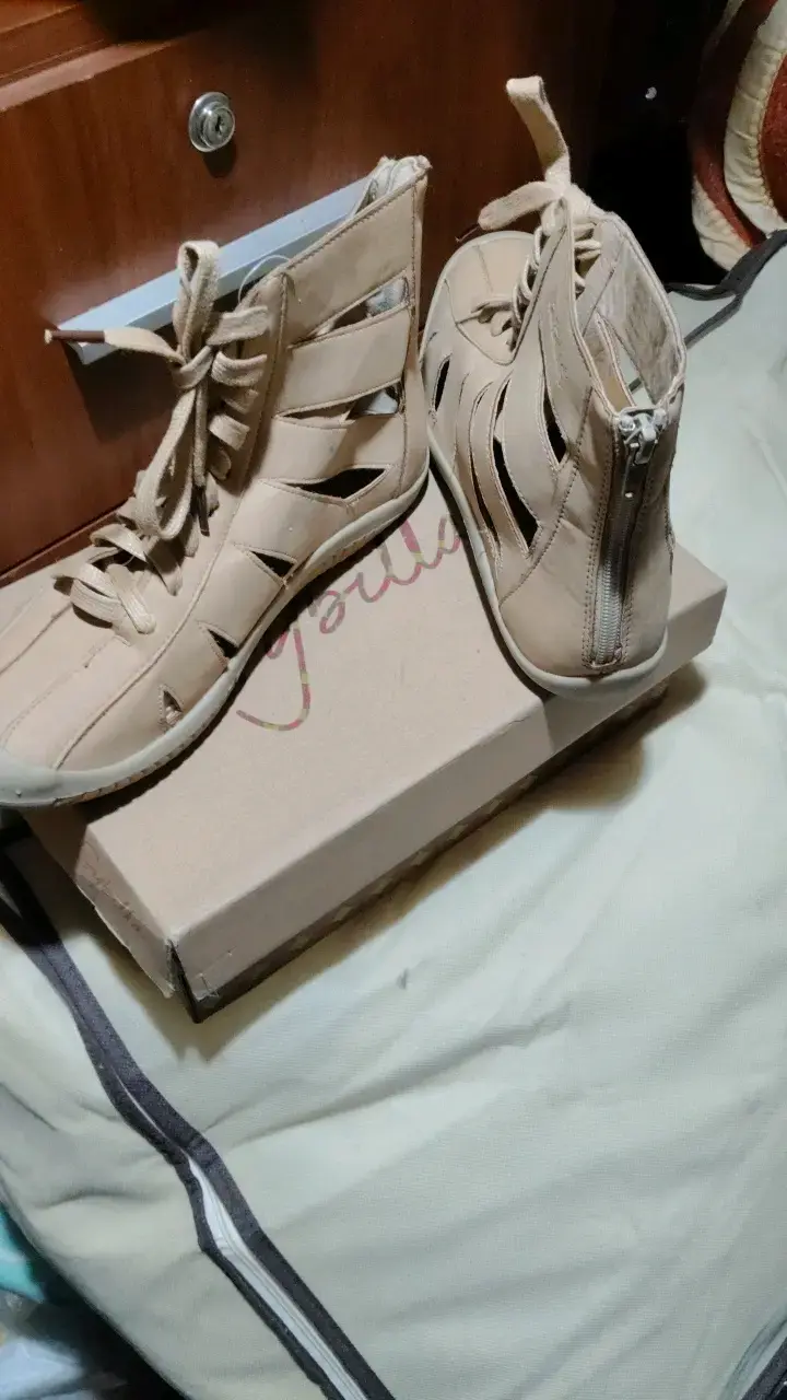Zapatillas altas beige de cuero sintético - 2