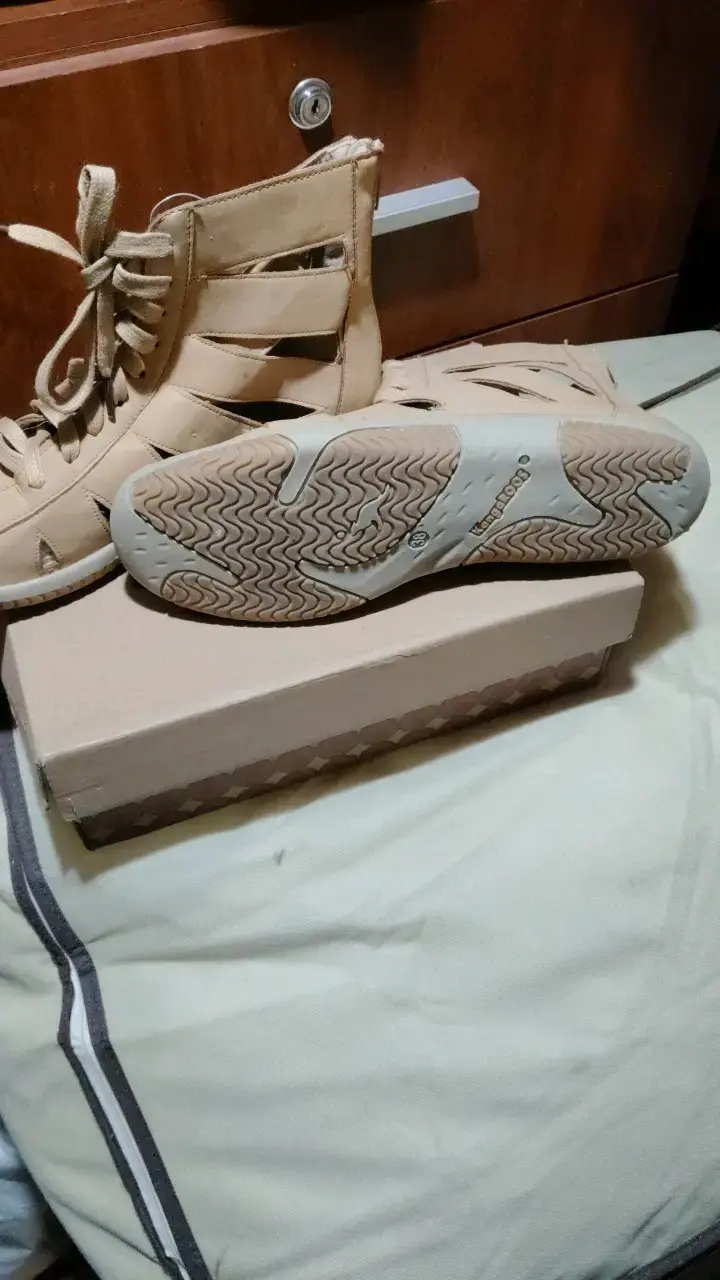 Zapatillas altas beige de cuero sintético - 3