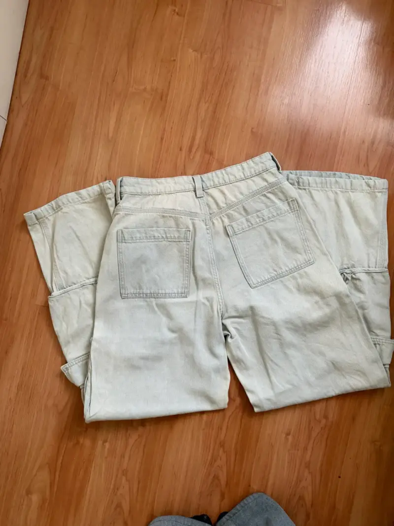 Pantalones cargo HYM con bolsillos - 2