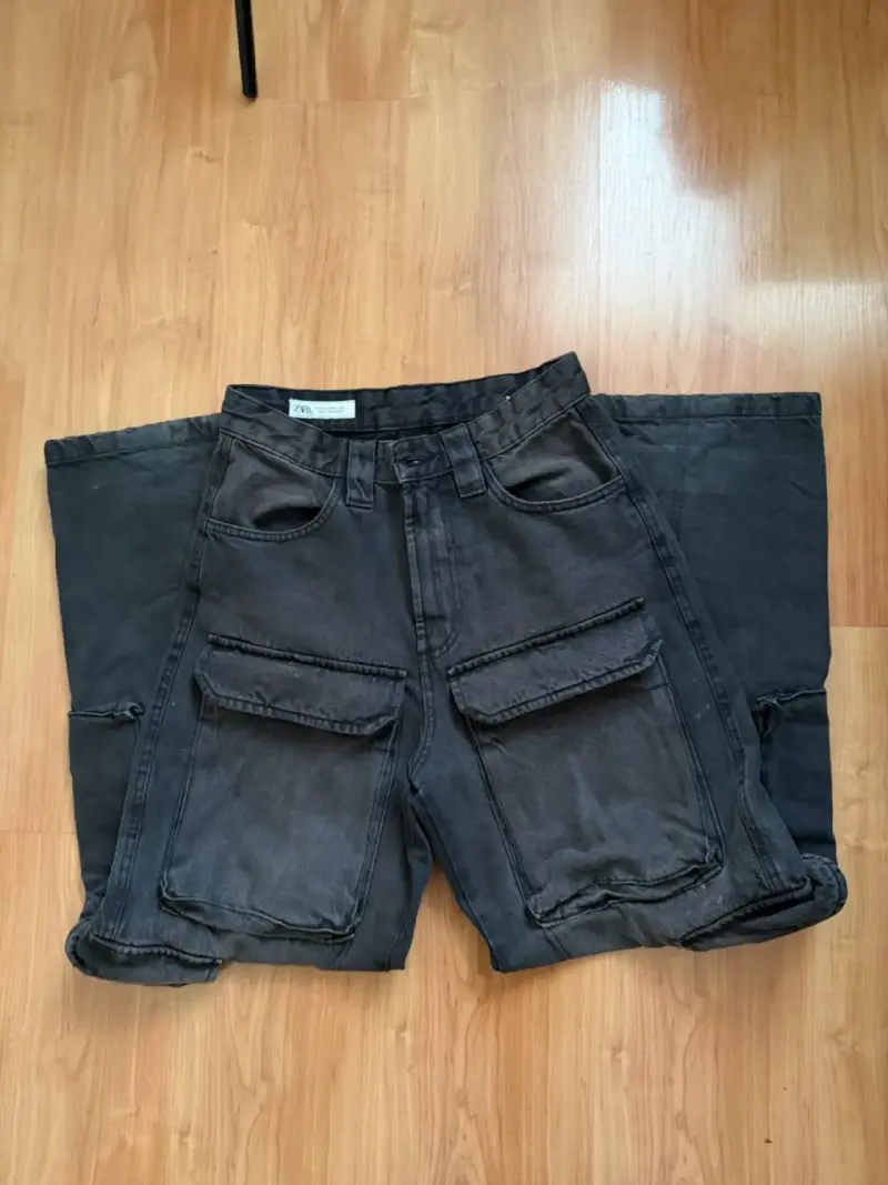 Pantalones Cargo Zara con bolsillos - 1