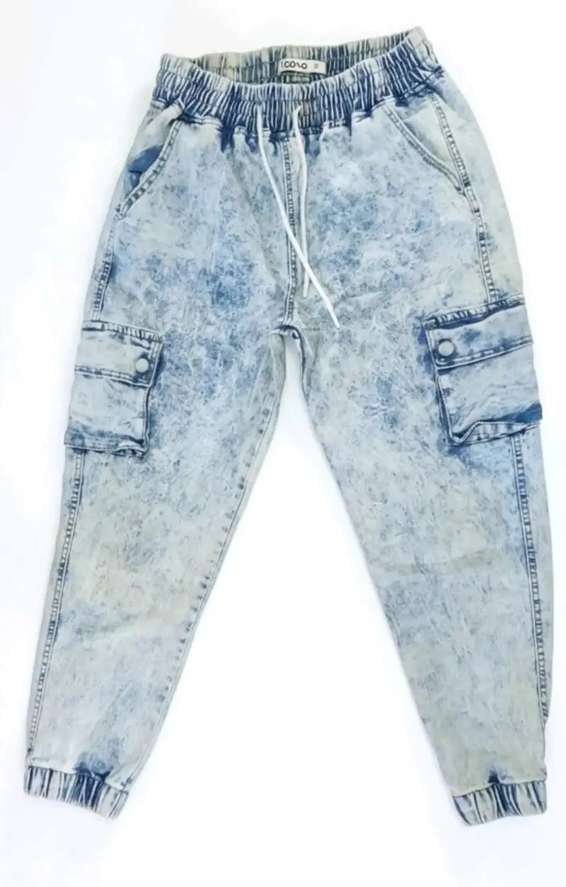 Pantalones cargo de mezclilla azul claro