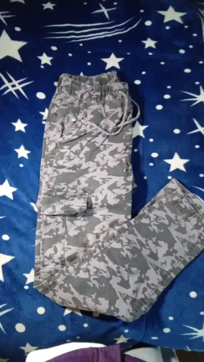 Pantalones cargo camuflados para hombre - miniatura 1