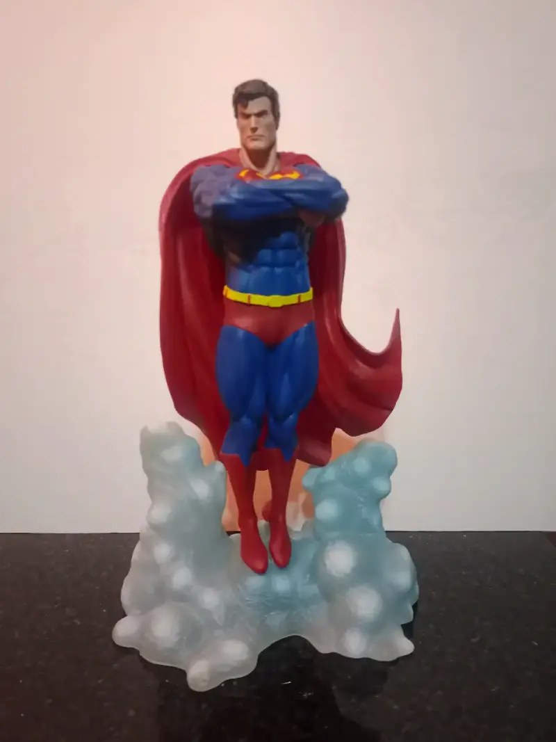 Figura de colección Superman en base de nubes - 1