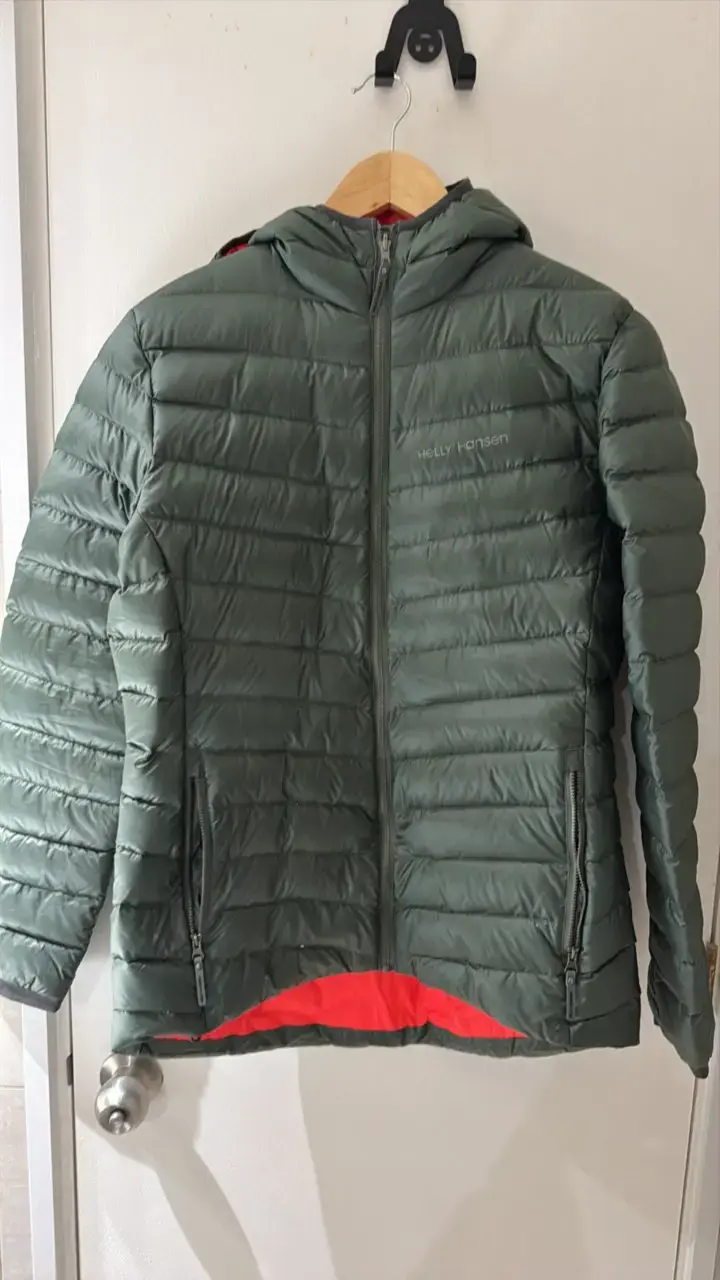 Chaqueta Helly Hansen verde con capucha - 1