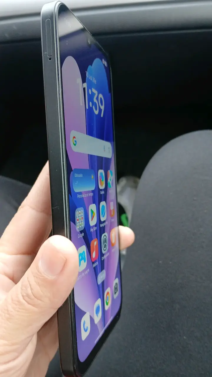 Smartphone Android con pantalla grande y cámara de alta resolución - 1
