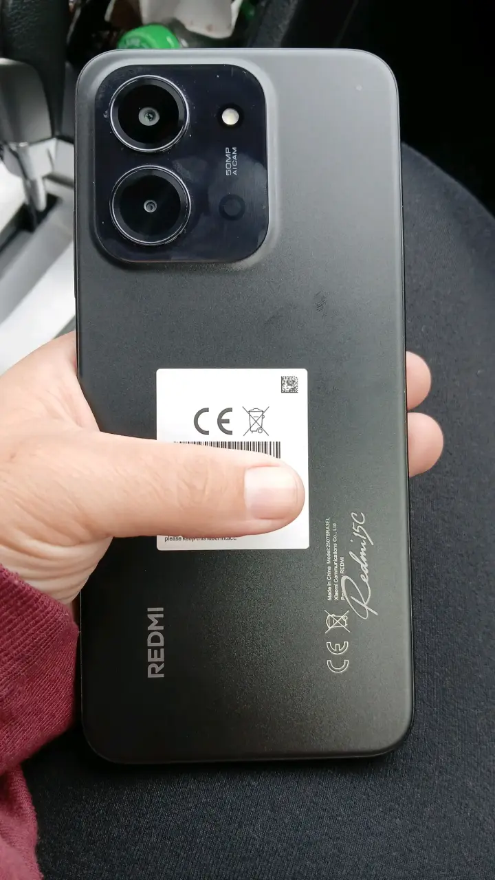 Smartphone Android con pantalla grande y cámara de alta resolución - 4