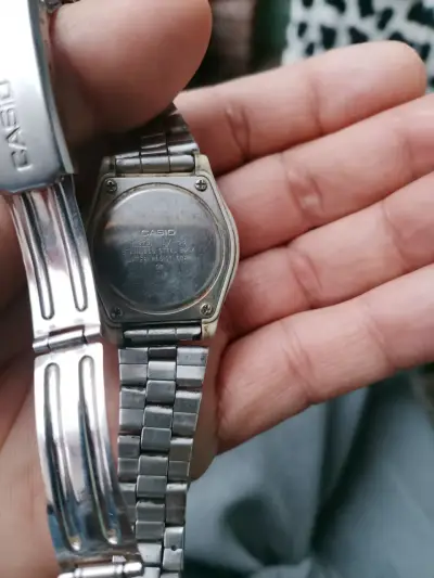 Reloj de pulsera metálico Casio vintage - miniatura 2