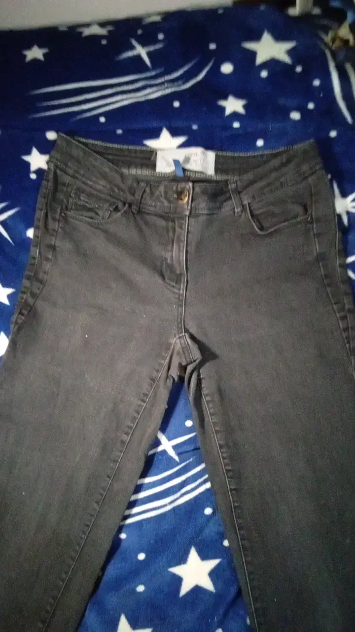 Jeans negros ajustados para mujer - 1