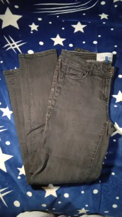 Jeans negros ajustados para mujer - miniatura 2