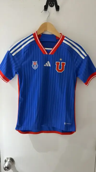 Camiseta oficial Universidad de Chile 2023 - miniatura 1