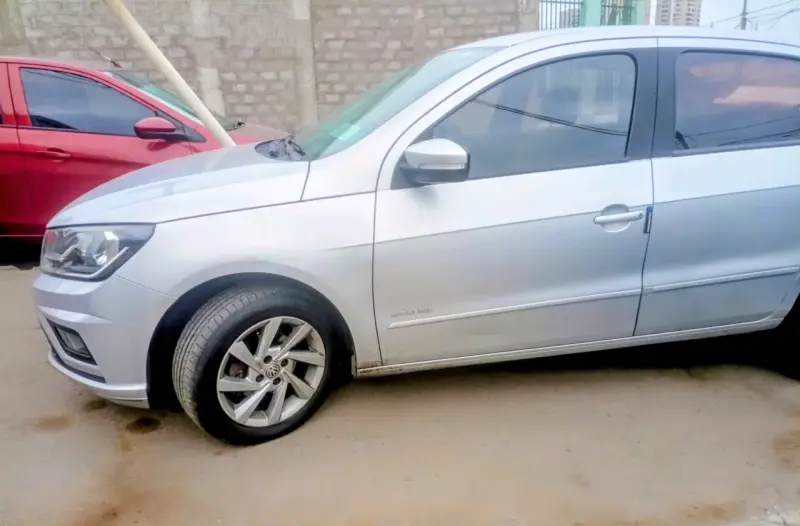 Volkswagen Voyage 2021 en excelente estado - 3