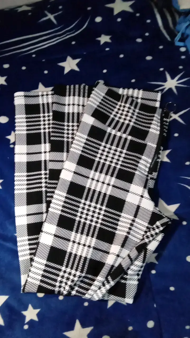 Pantalones a cuadros blanco y negro - 1