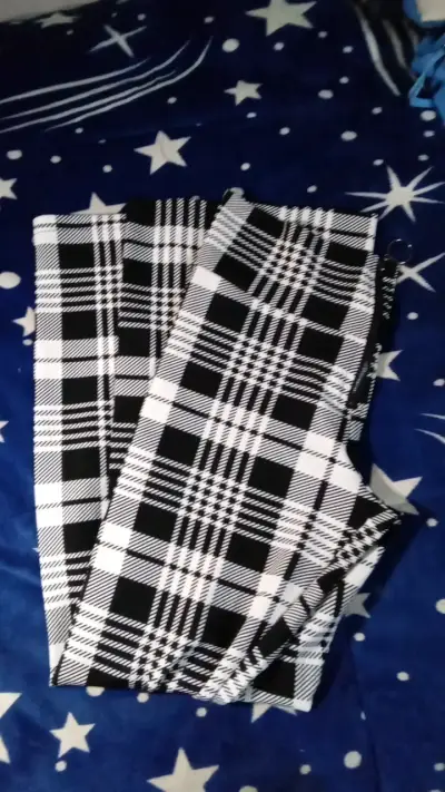 Pantalones a cuadros blanco y negro - miniatura 1