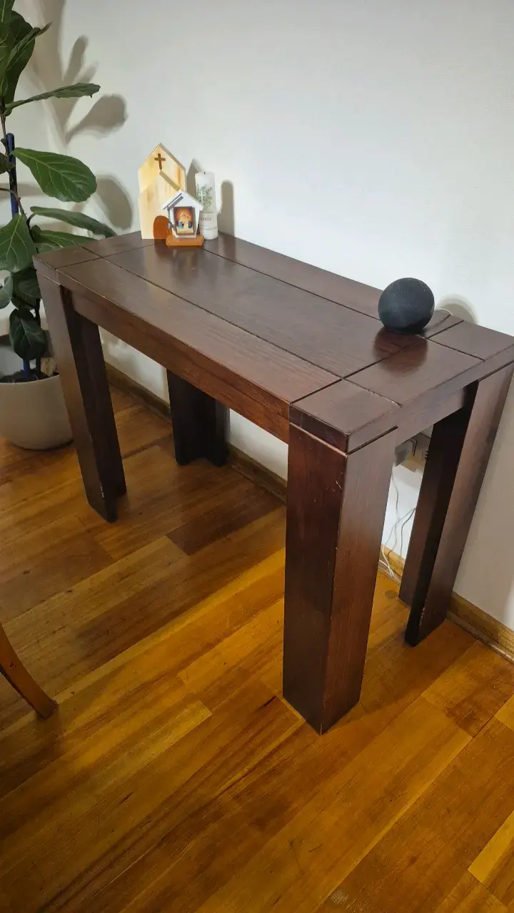 Arrimo, Mesa de madera oscura para sala de estar - 1