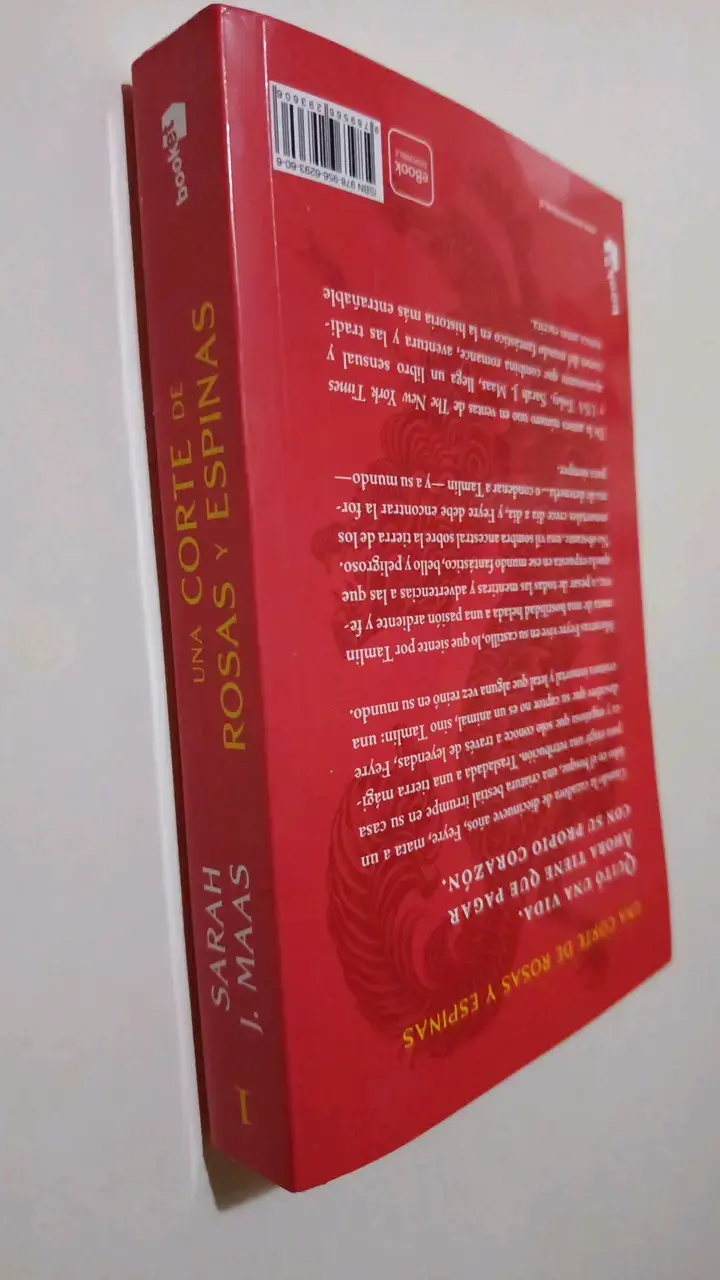 Libro 'Una Corte de Rosas y Espinas' Sarah J. Ma - 3