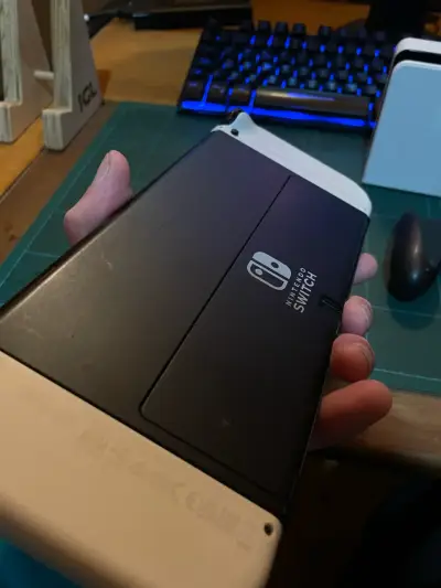 Nintendo Switch OLED - miniatura 3