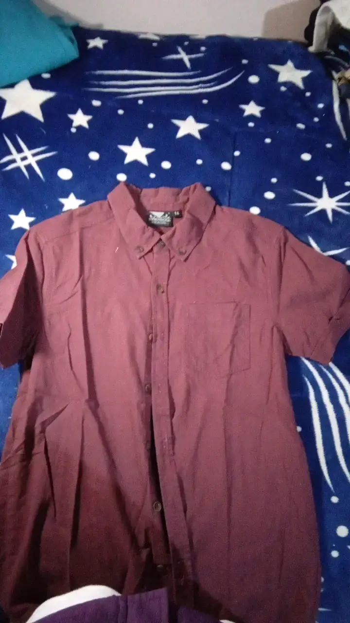Camisa manga corta color burdeos para hombre - 1