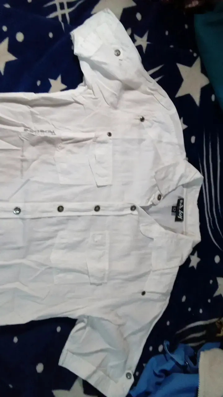 Camisa blanca de hombre con bolsillos - 2