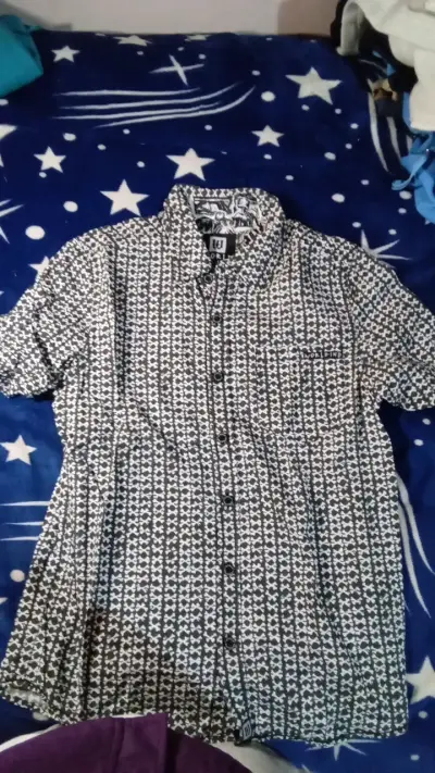 Camisa estampada de manga corta para hombre - miniatura 1