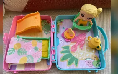 Baby alive pequeña en maleta - miniatura 2