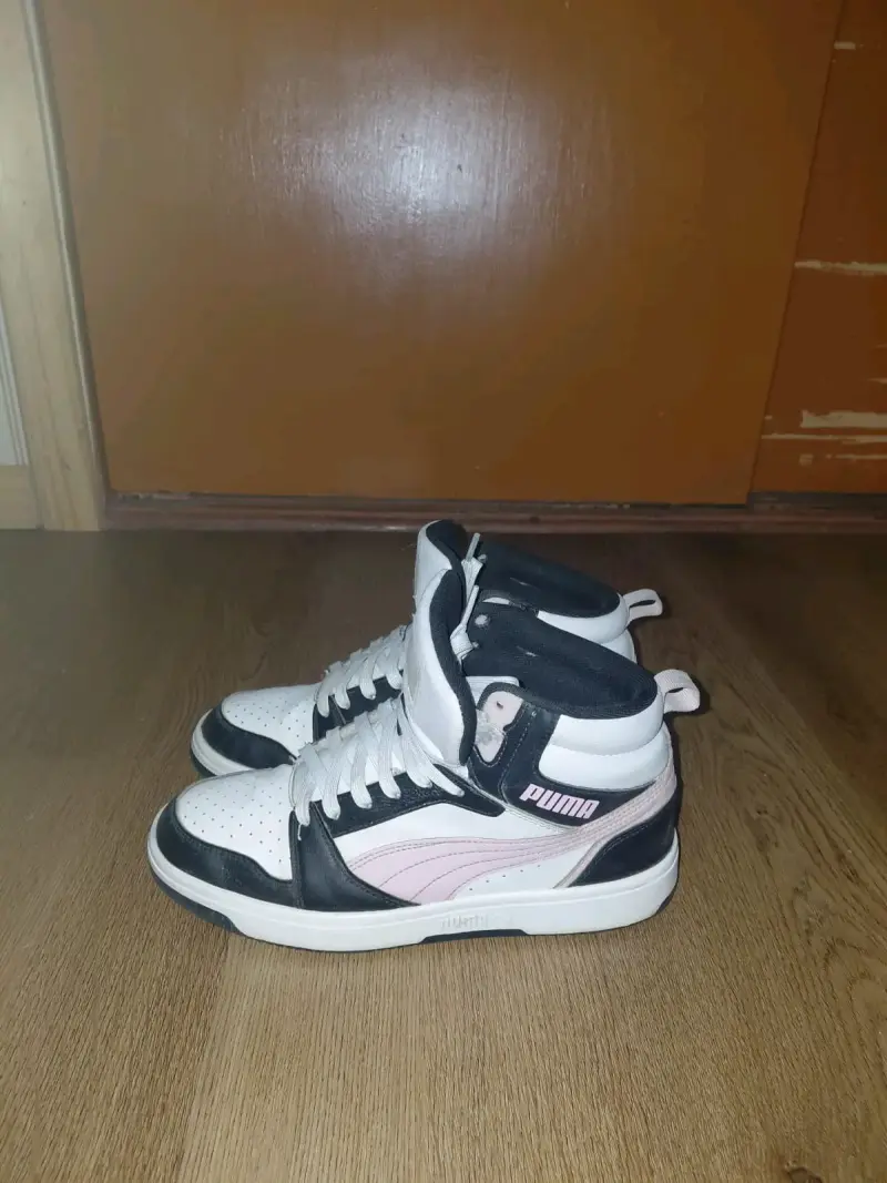 Zapatillas deportivas Puma blancas y negras - 1