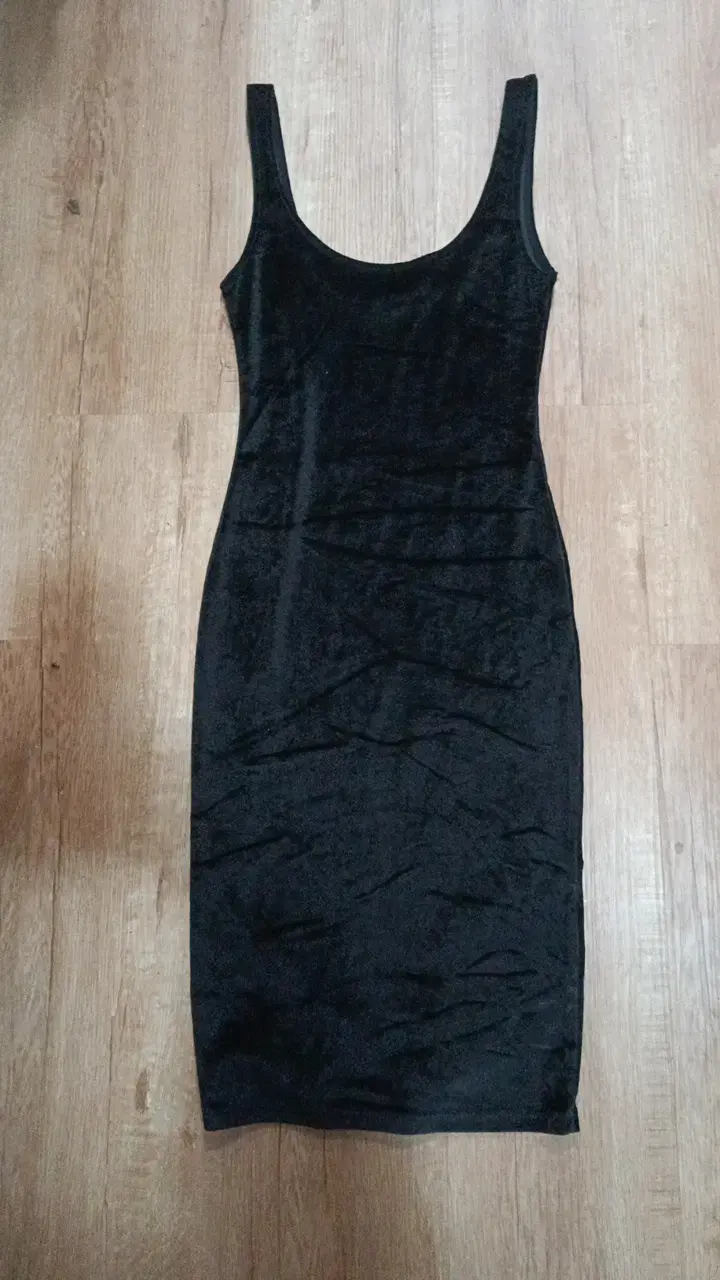 Vestido ajustado negro elegante