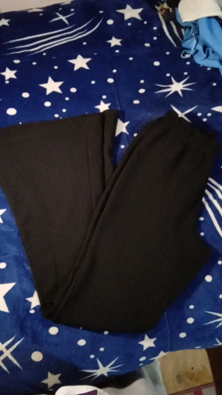 Pantalones de algodón negros acampanados