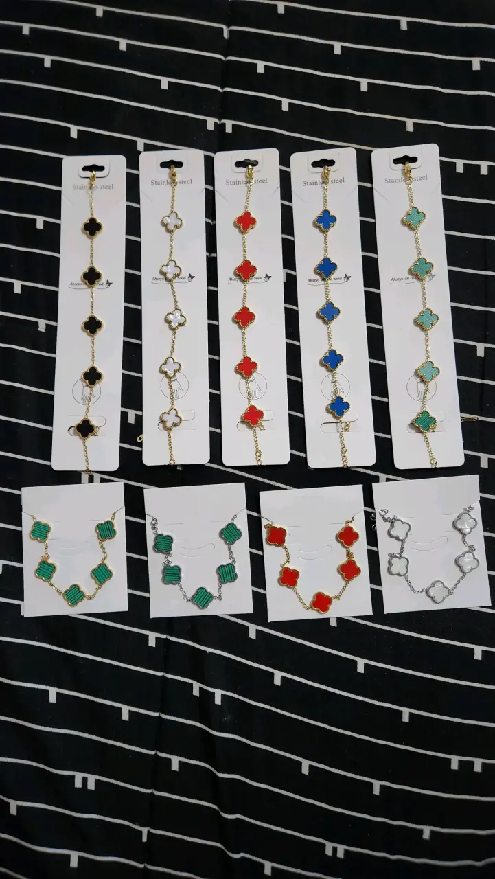 Set de pulseras y collares de acero inoxidable