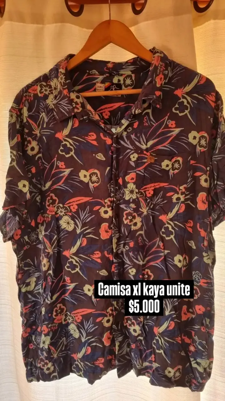 Camisa hawaiana floral talla XL
