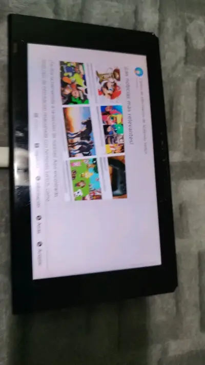 Consola de videojuegos portátil en buen estado - miniatura 3