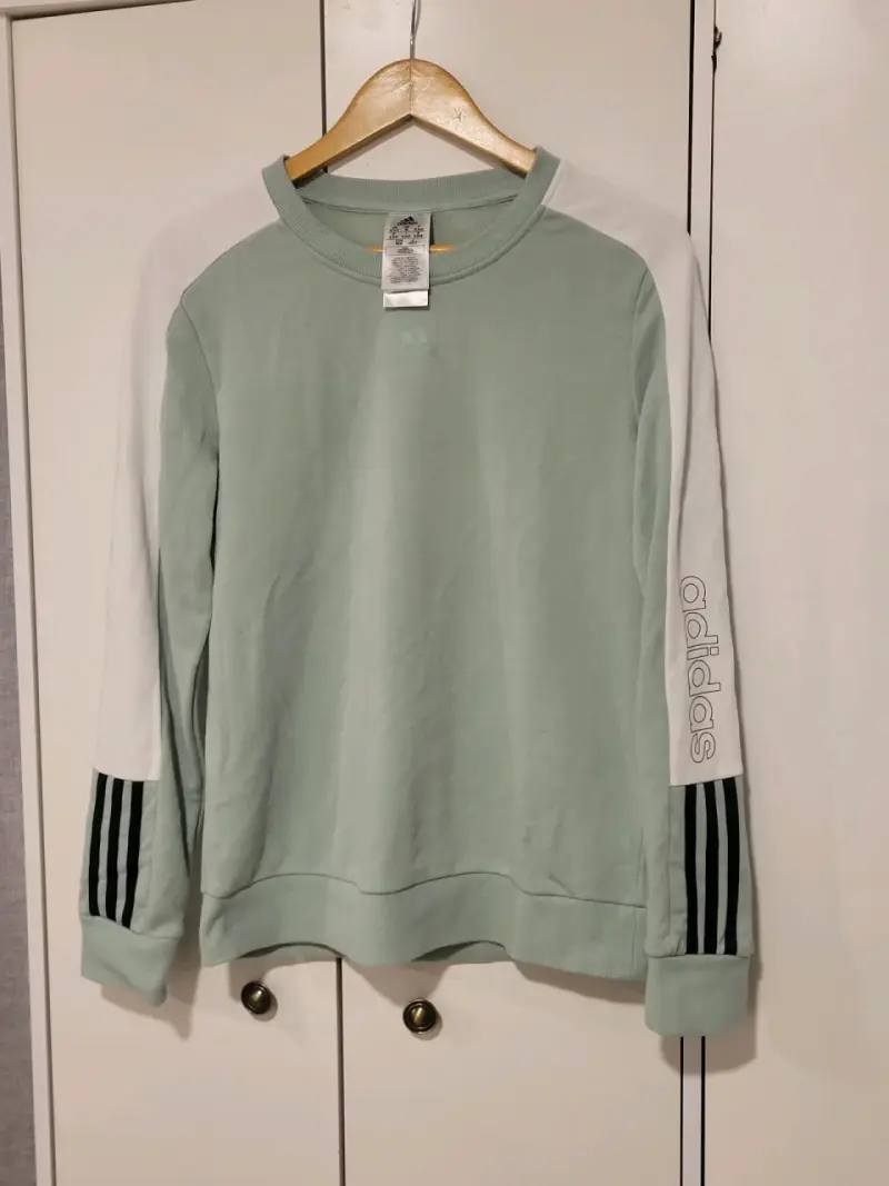 Polerón Adidas verde menta con mangas blancas - 1