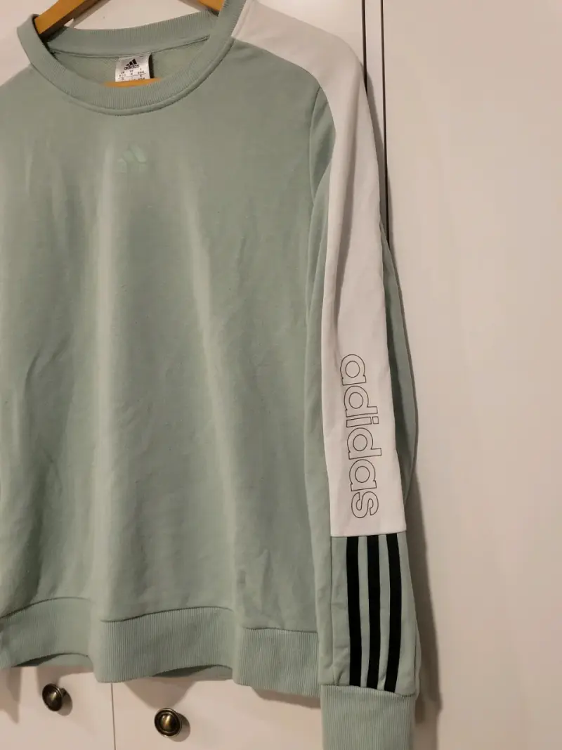 Polerón Adidas verde menta con mangas blancas - 3