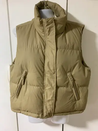 Chaleco acolchado sin mangas beige - miniatura 3