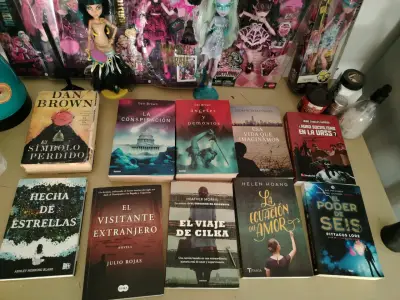 Colección de libros variados en 10000 C/U - miniatura 1