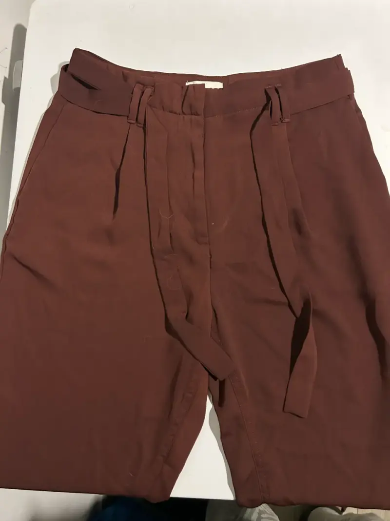 Pantalón de tela con lazo - 1