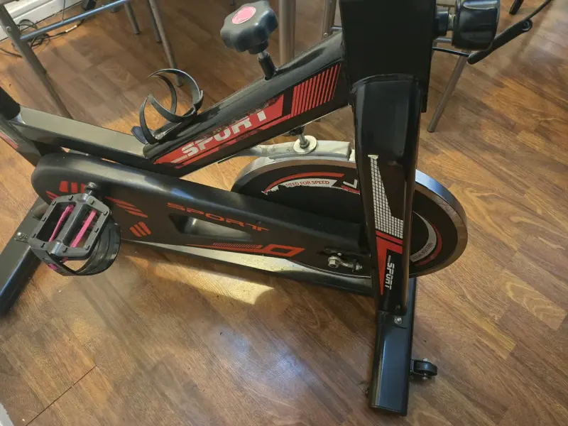 Bicicleta estática de ejercicio - 2
