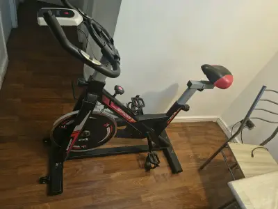 Bicicleta estática de ejercicio - miniatura 4