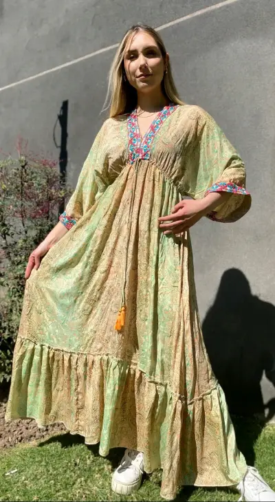 Vestido largo bohemio con estampado floral - miniatura 2