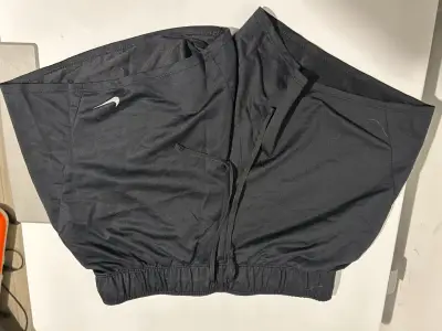 Shorts deportivos Nike negros - miniatura 1